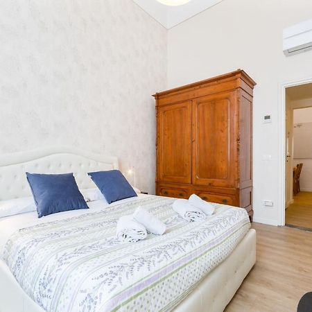 I Renai - Ponte Delle Grazie Modern Apartment Florencia Exterior foto