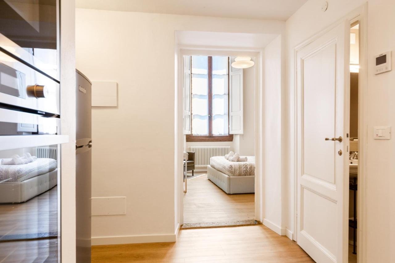 I Renai - Ponte Delle Grazie Modern Apartment Florencia Exterior foto